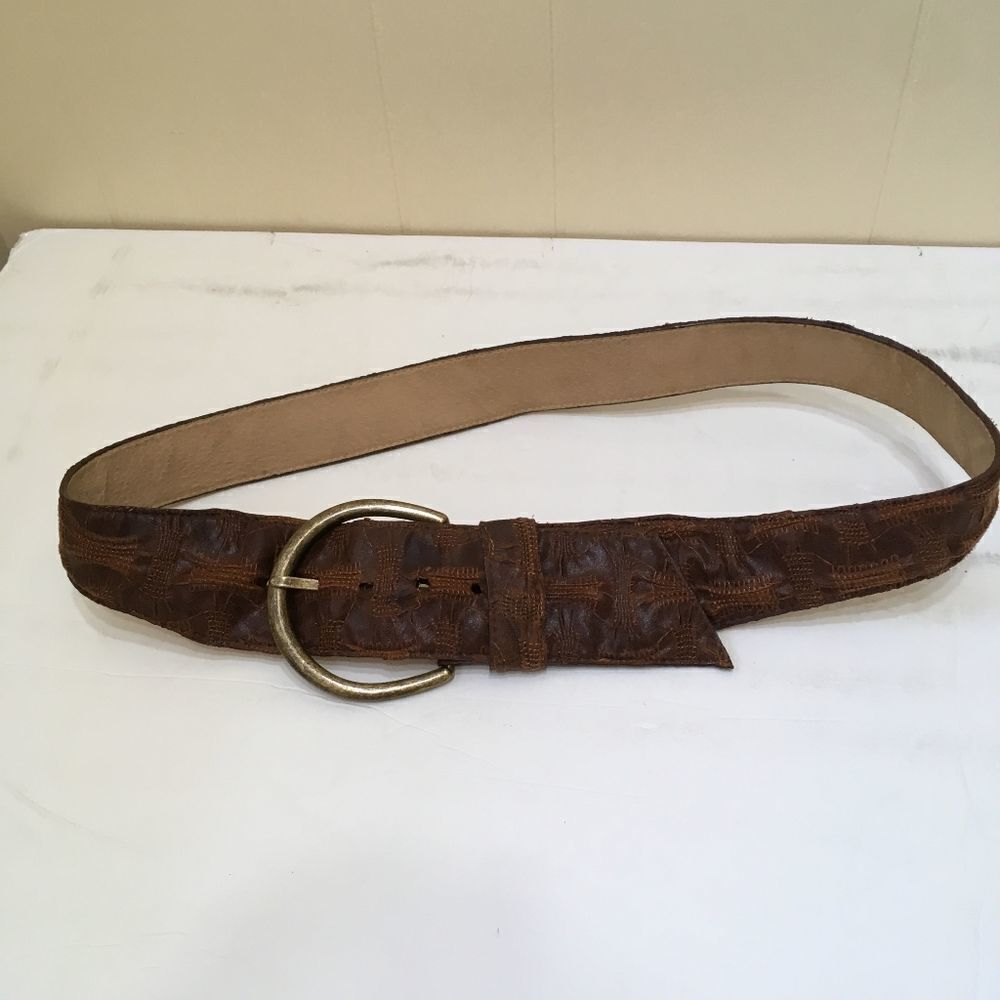 UNIQUE BROWN TEXTURED LEATHER BELT WITH LARGE GOLD BUCKLE